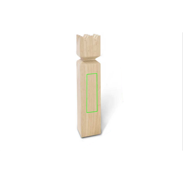 Koka kubb komplekts: Logotipa izvietojums – izstrādājuma priekšpuses apakšdaļa