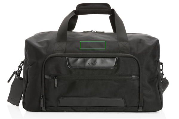 Swiss Peak AWARE™ RPET Voyager savaitgalio krepšys: Logotipo vieta – gaminio priekinės pusės viršutinė dalis