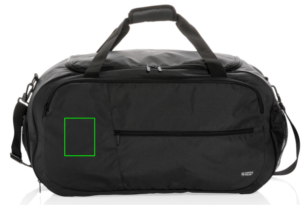 Swiss Peak AWARE™ RPET sporttinen duffelilaukku: Logon sijainti – tuotteen etupuolen vasen puoli