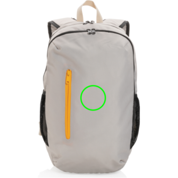 Impact AWARE™ 300D RPET arkireppu: Logon sijainti – tuotteen etupuolen keskiosa