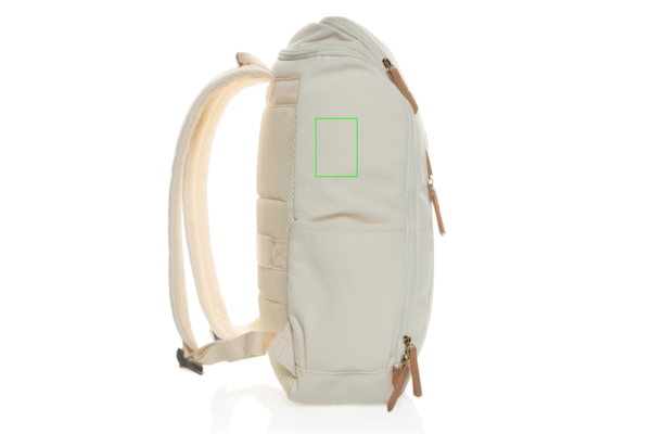 Impact AWARE™ 15" laptopryggsäck i 16 oz. återvunnen canvas: Logotypens placering – produktens övre vänstra del