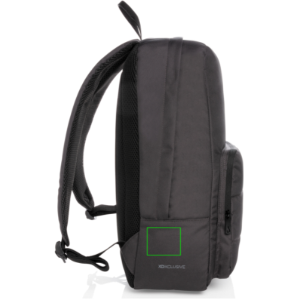 Impact AWARE™ RPET Basic 15,6-tolline sülearvuti seljakott: Logo asukoht – toote vasak külg