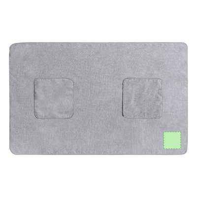 Pet Towel Yelyn, GREY: In a corner of the towel