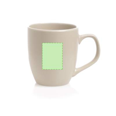Mug Leslie, NATURAL: A centering face