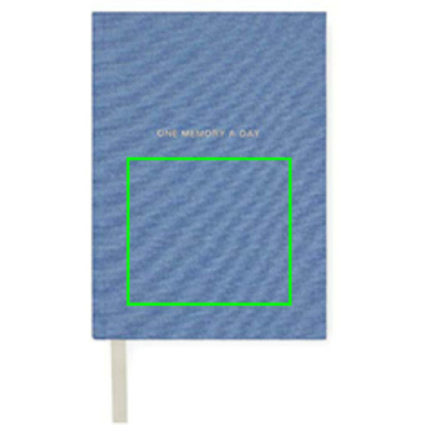 Journal VINGA One memory a day en papier recyclé GRS: Emplacement du logo – partie inférieure de la face avant du produit