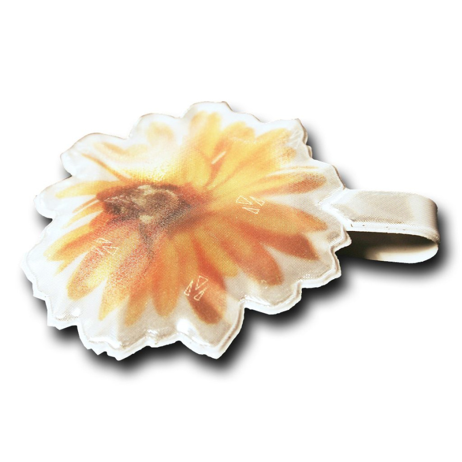 Magnetic reflector – Camomile: Full product surface (size to confirm)