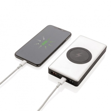 Лого трейд pекламные cувениры фото: Reklaamtoode: 10.000 mAh Powerbank with PD and Wireless charger, silver