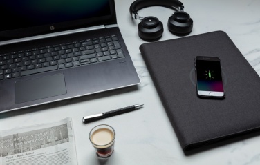 Логотрейд pекламные cувениры картинка: Портфолио беспроводной зарядки Air 5W A4 с внешним аккумулятором