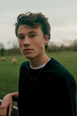 Логотрейд pекламные cувениры картинка: Легкая футболка Iqoniq Sierra из переработанного хлопка