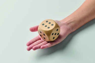 Логотрейд pекламные cувениры картинка: Schima wooden dice 5cm dia