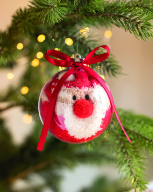 Логотрейд pекламные cувениры картинка: Santa socks in bauble ornament