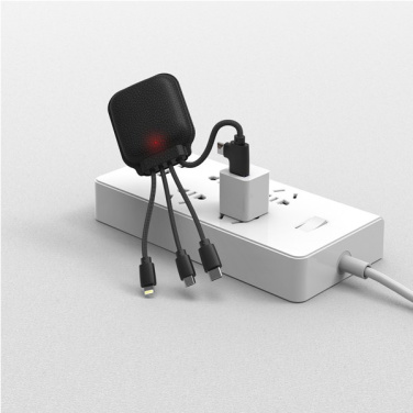 INÉ Gamma заряжается от USB-адаптера в удлинителе, горит красный индикатор
