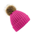 Меховая шапка-бини с помпоном из меха., Фуксия