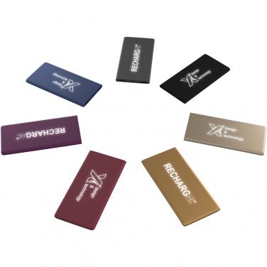SCX.design P15 5 000 mAh powerbank med upplyst logotyp, röd – detaljvy 6