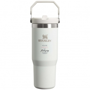 Stanley 890 ml IceFlow™ termosmugg med uppfällbart sugrör med logotyp, Frostvit – detaljvy 4