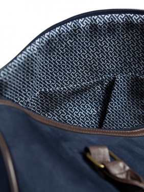 Logotrade kampanjprodukter bild: VINGA Hunton weekendbag