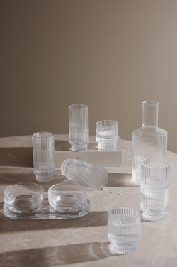 Logotrade kampanjprodukter bild: VINGA York karaff 1,45 L