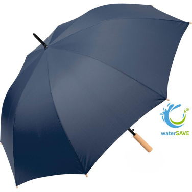 FARE ÖkoBrella automatiskt golfparaply med duk av återvunnen PET och trähandtag med logotyp, marinblå (waterSAVE®) – produktbild