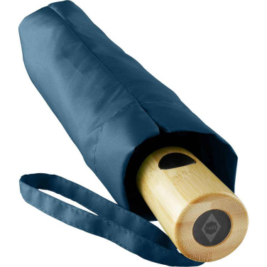 FARE ÖkoBrella AOC fickparaply med duk av återvunnen PET och bambuhandtag med logotyp, marinblå (waterSAVE®) – detaljvy 4