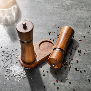 Set med kryddkvarnar i akaciaträ och rostfritt stål från Vanilla Season, brun, produktbild