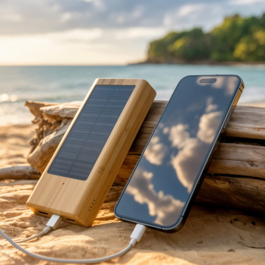 Powerbank bambu med solpanel 8000mAh, trä, produktbild (4)