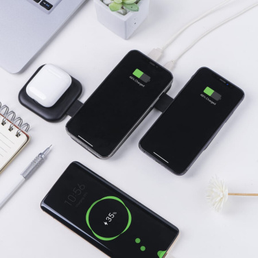 3188 | Xoopar Trafold 3 Wireless charger 15W, svart, produktbild (3)