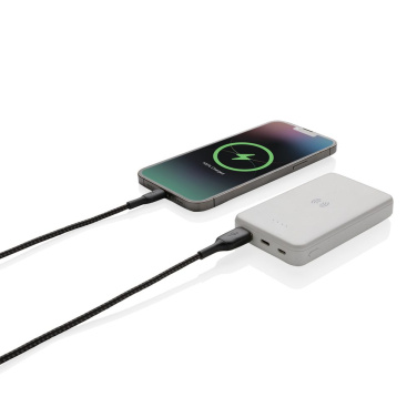 5.000 mAh trådlös powerbank i RCS återvunnen plast, vit, detaljvy (2)