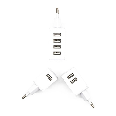 PLUGGY IV – reseadapter, produktbild (2)