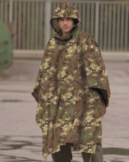 Poncho Pe Ripstop 780gr. Vegetato Woodland kamouflagemönster