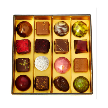 Vit chokladask med 16 chokladbitar – Jüri Arrak, produktbild (2)